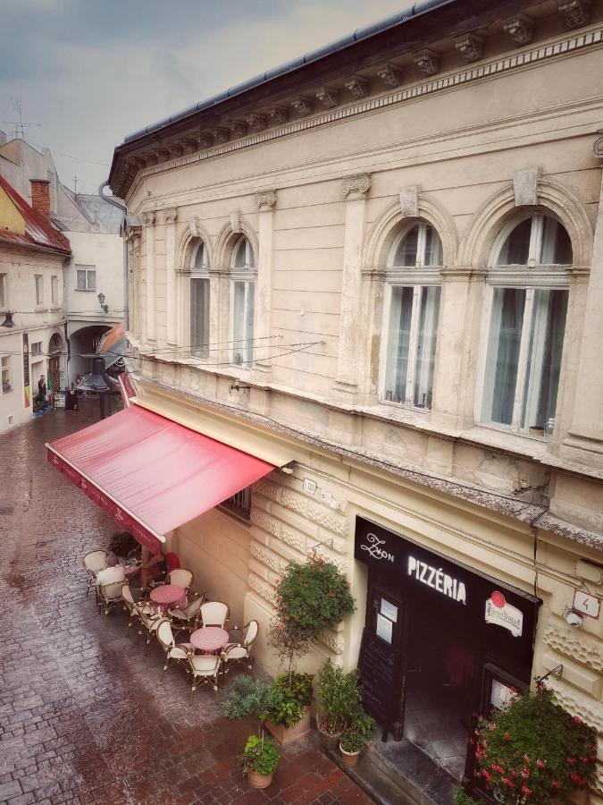 Jedinečný byt v historickom centre Košíc Apartamento Košice Exterior foto